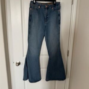 New Wrangler-Lainey Wilson Women's Flared Jeans